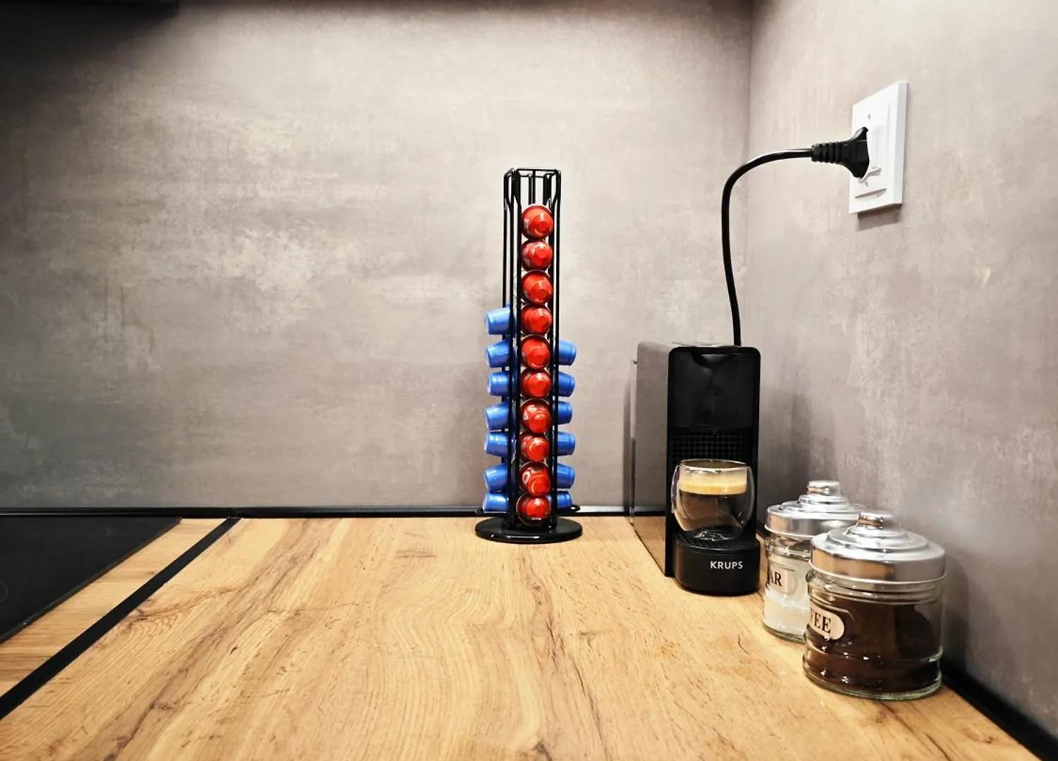 The Skeptic Home Salonicco 0*,  Grecia